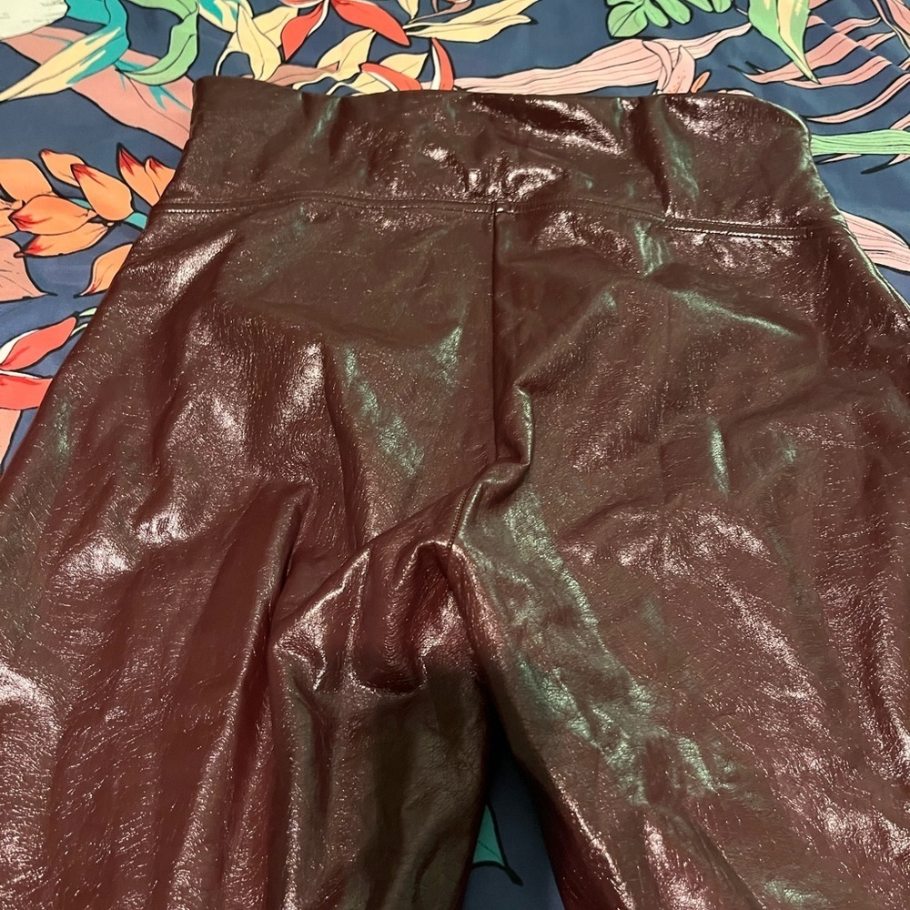 Spanx burgundy shiny leather pants new - Picture 3 of 10